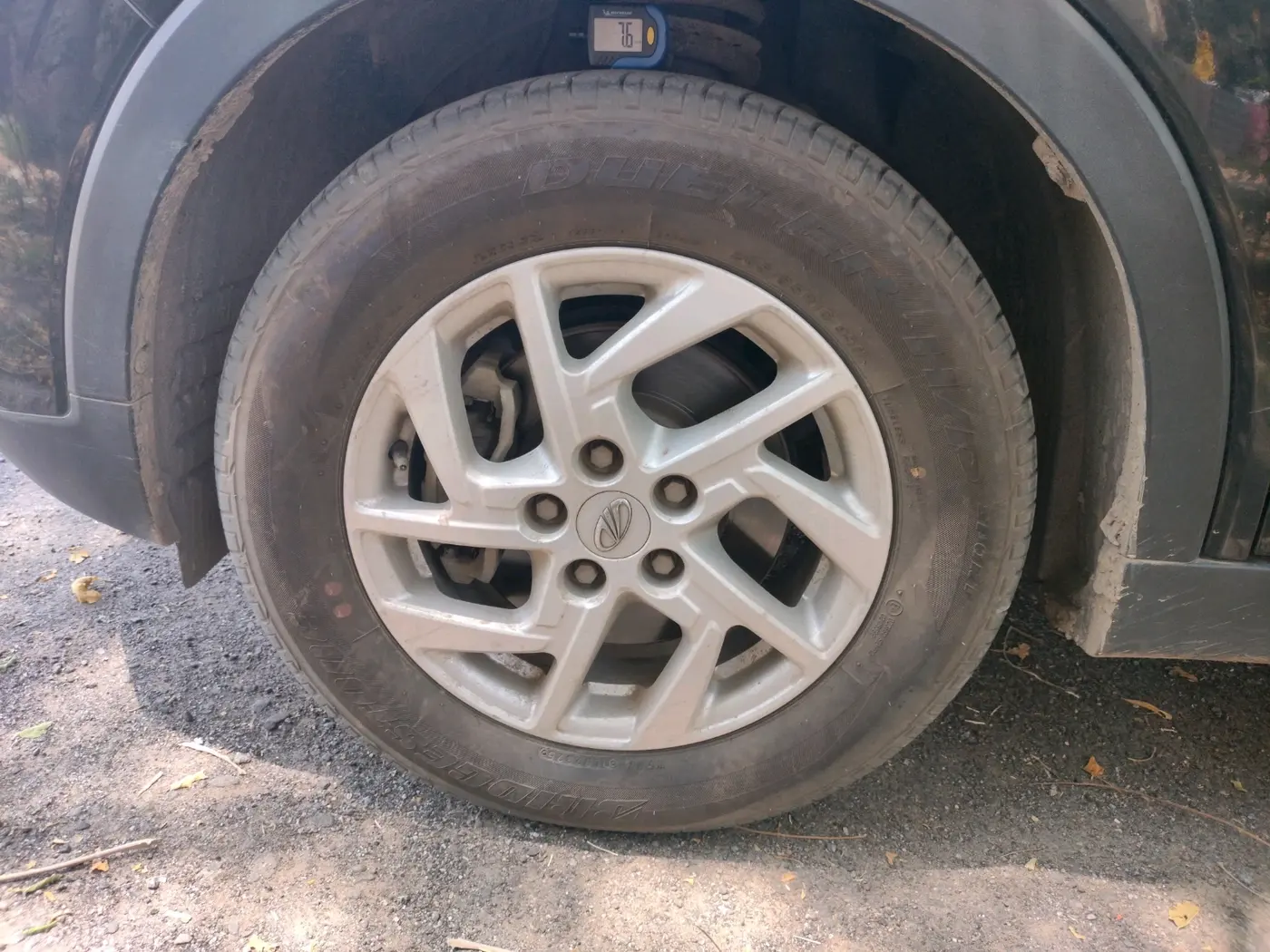 2022 Mahindra XUV300 W8 1.2 PETROL, Petrol, Manual, 64,266 km, tyre