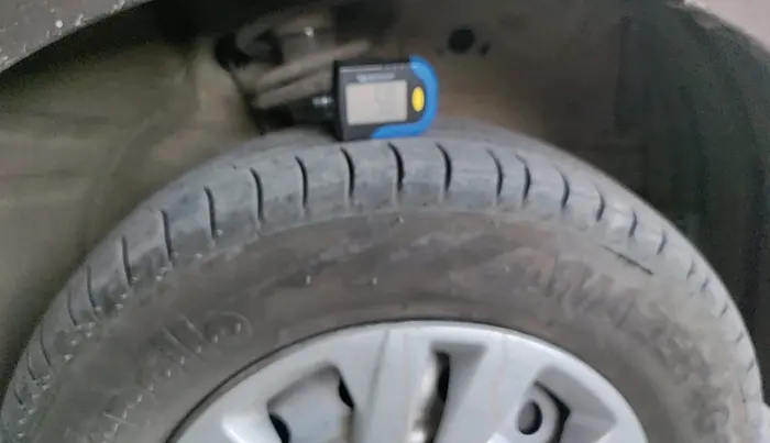 2015 Maruti Wagon R 1.0 LXI CNG, CNG, Manual, 1,33,064 km, tyre