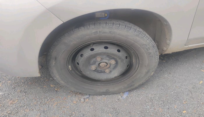 2021 Maruti Alto LXI OPT CNG, CNG, Manual, 1,11,593 km, tyre