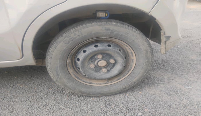 2021 Maruti Alto LXI OPT CNG, CNG, Manual, 1,11,593 km, tyre