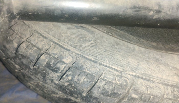 2021 Maruti Alto LXI OPT CNG, CNG, Manual, 1,11,593 km, tyre