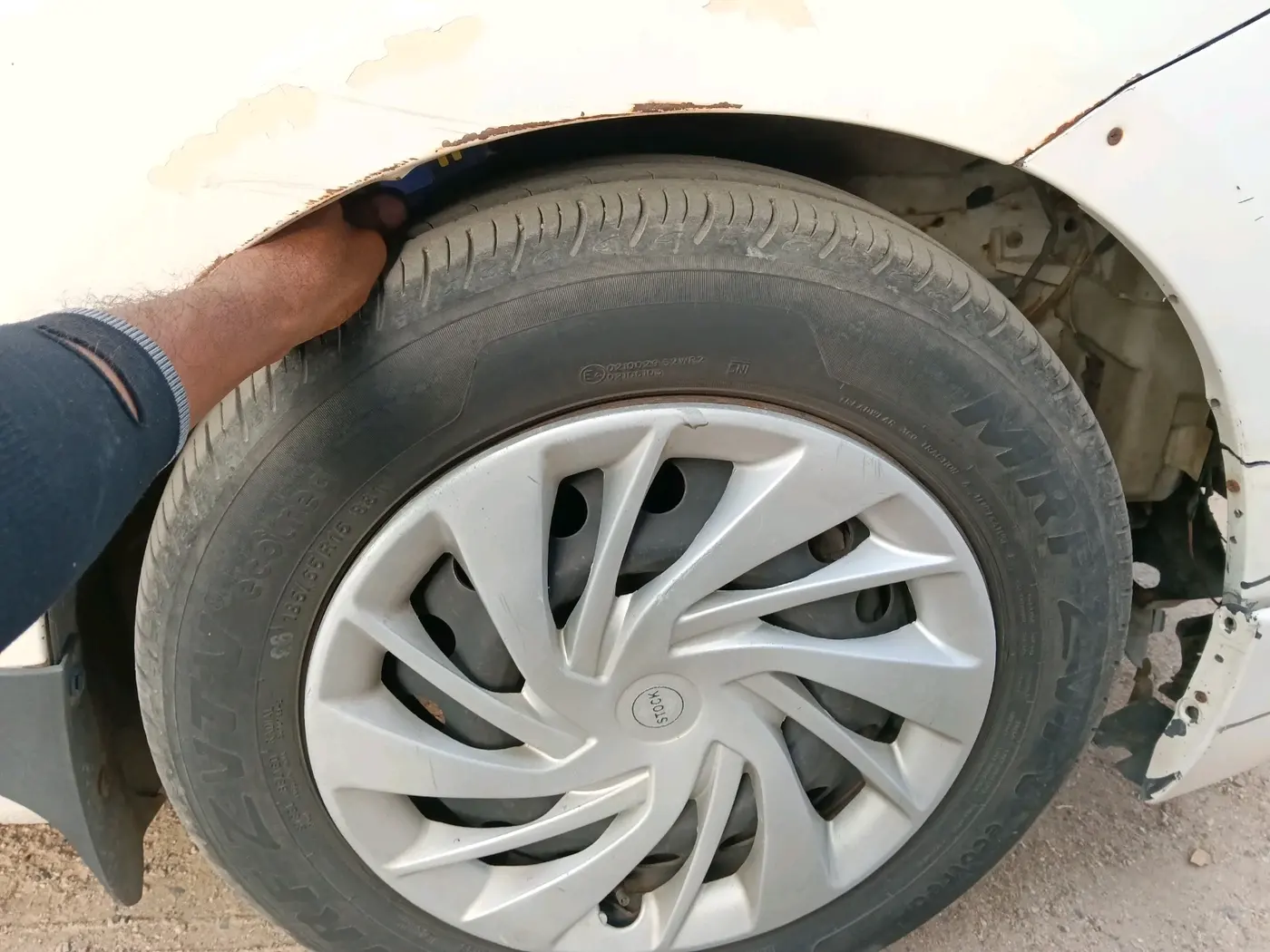 2018 Maruti Ertiga VDI SHVS, Diesel, Manual, 2,81,928 km, tyre