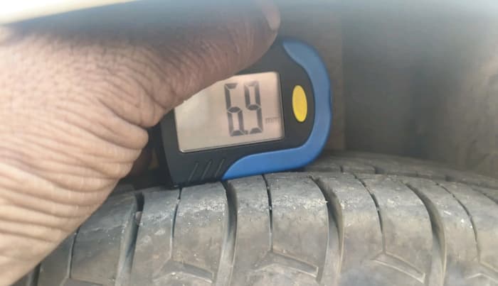 2018 Hyundai Grand i10 MAGNA AT 1.2 KAPPA VTVT, Petrol, Automatic, 40,368 km, tyre