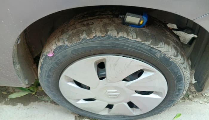 2011 Maruti Wagon R 1.0 VXI, Petrol, Manual, 61,690 km, tyre