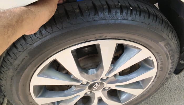 2014 Hyundai Verna FLUIDIC 1.6 VTVT SX, Petrol, Manual, 87,894 km, tyre