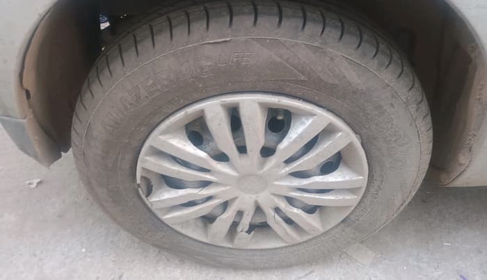 2016 Maruti Swift VXI, Petrol, Manual, 88,561 km, tyre