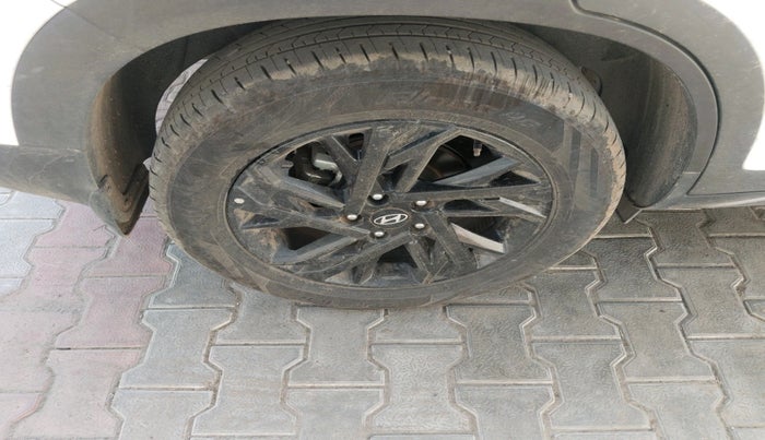 2024 Hyundai Creta S (O) 1.5 PETROL, Petrol, Manual, 14,499 km, tyre