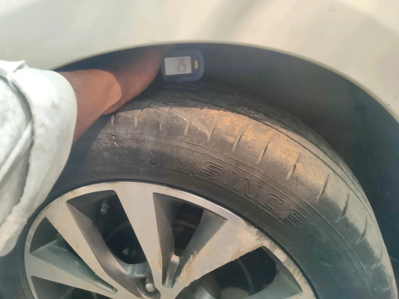 2016 Hyundai Verna 1.6 VTVT SX, CNG, Manual, 73,776 km, tyre