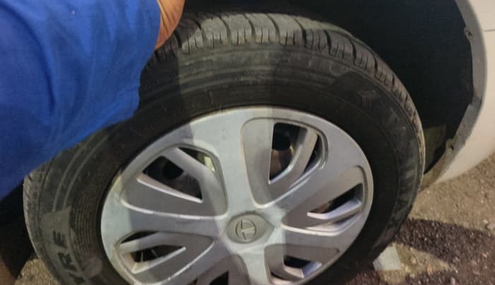 2014 Tata Indica Vista VX TECH QUADRAJET, Diesel, Manual, 1,87,374 km, tyre
