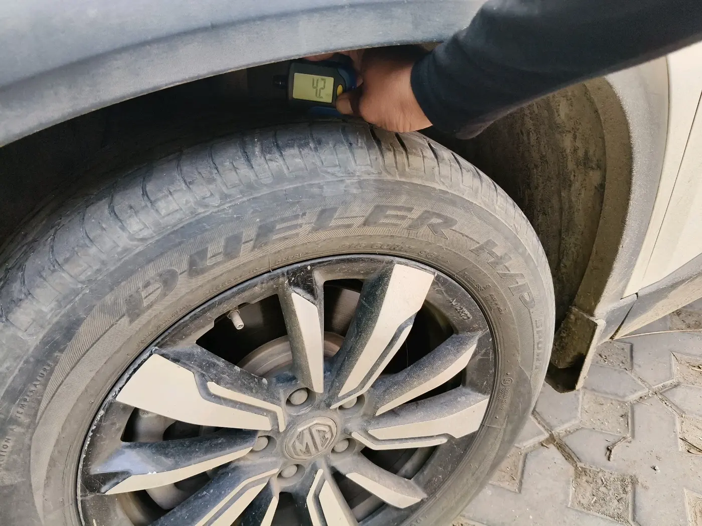 2020 MG HECTOR SHARP 1.5 DCT PETROL, Petrol, Automatic, 1,19,125 km, tyre