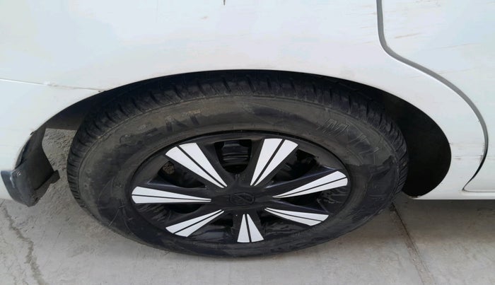 2013 Nissan Sunny XL, CNG, Manual, 75,684 km, tyre