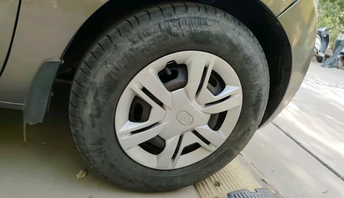 2017 Datsun Redi Go T (O), Petrol, Manual, 1,01,181 km, tyre