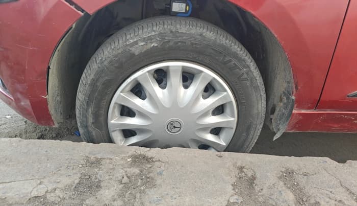 2018 Tata Tiago WIZZ EDITION PETROL, Petrol, Manual, 1,18,470 km, tyre