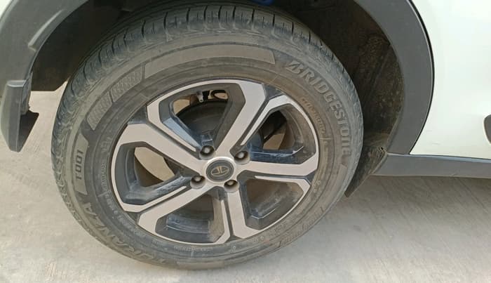 2021 Tata NEXON XZ PLUS PETROL, Petrol, Manual, 25,463 km, tyre