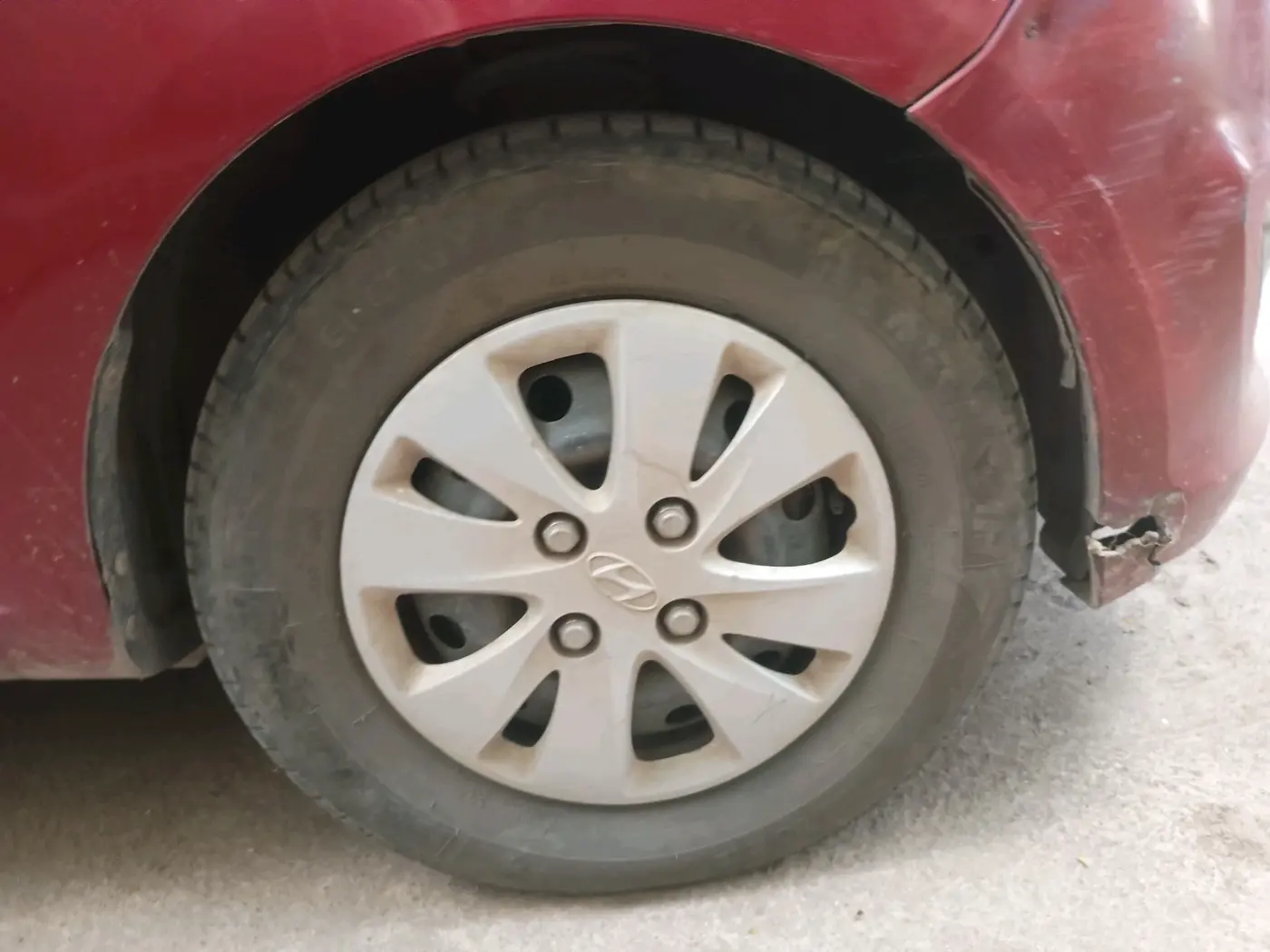 2011 Hyundai i10 SPORTZ 1.2, Petrol, Manual, 68,937 km, tyre