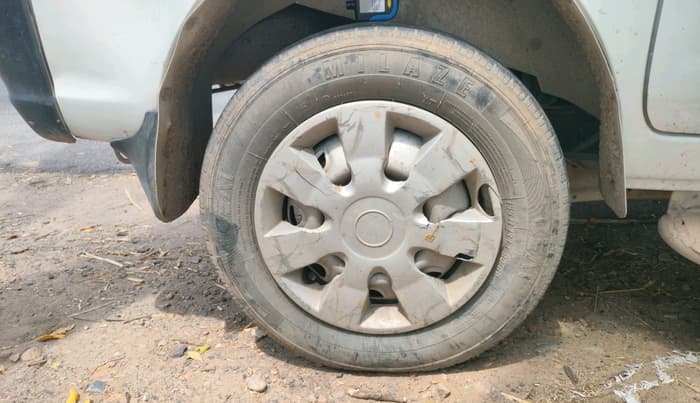 2022 Maruti Eeco 5 STR AC CNG (O), CNG, Manual, 1,68,214 km, tyre