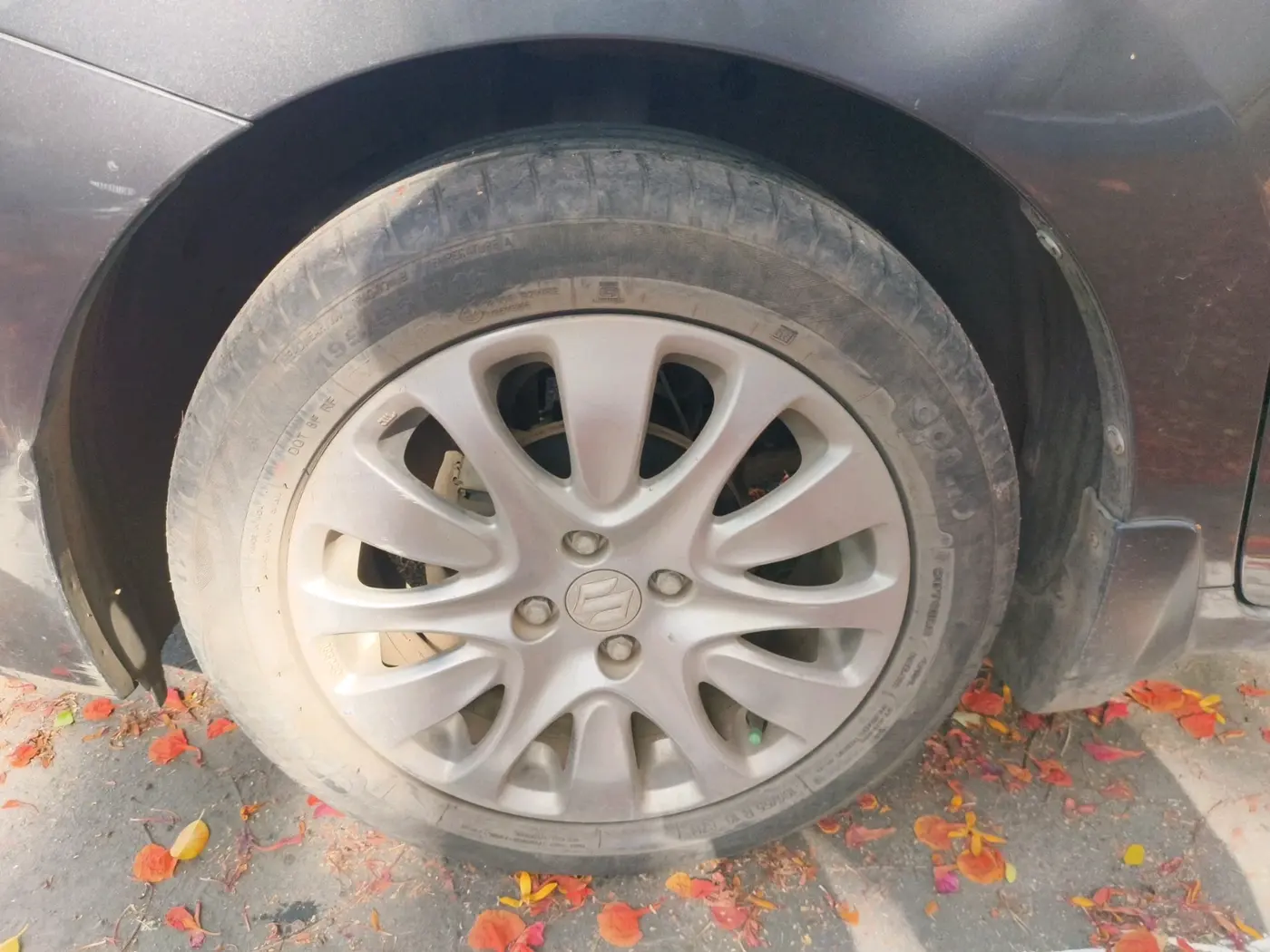 2018 Maruti Baleno ZETA CVT PETROL 1.2, Petrol, Automatic, 39,487 km, tyre