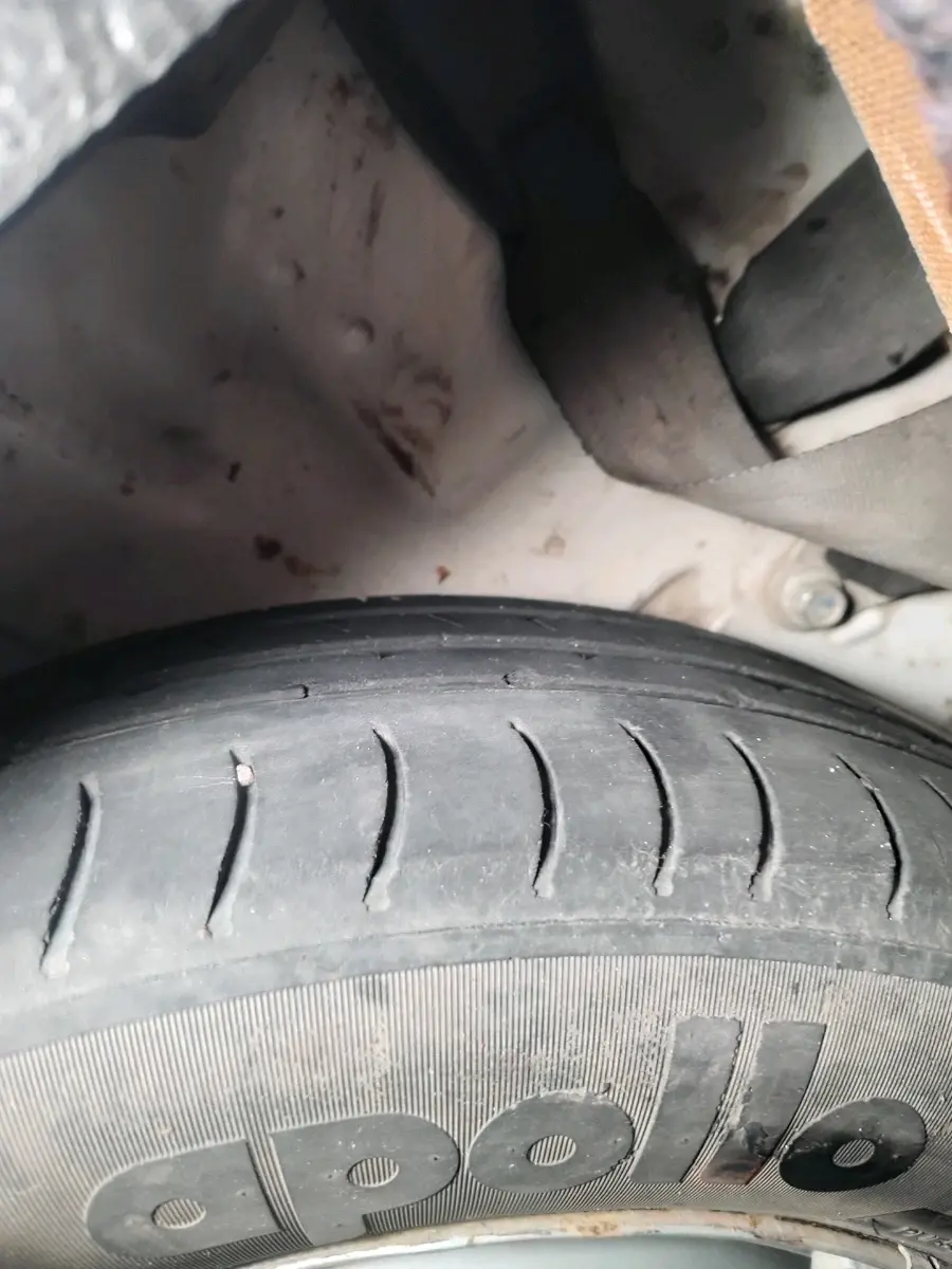 2014 Maruti Wagon R 1.0 LXI, Petrol, Manual, 92,299 km, tyre