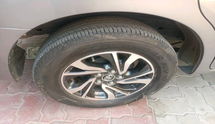 2019 Toyota Innova Crysta 2.4 VX 8 STR, Diesel, Manual, 1,26,211 km, tyre