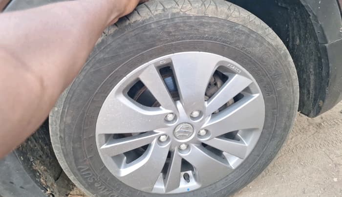 2016 Maruti S Cross SIGMA 1.3, Diesel, Manual, 1,38,993 km, tyre