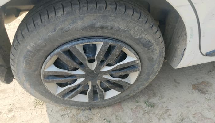 2018 Maruti Swift VDI, Diesel, Manual, 82,408 km, tyre