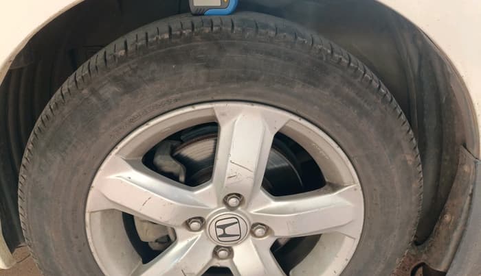 2010 Honda City 1.5L I-VTEC V AT, Petrol, Automatic, 1,14,987 km, tyre