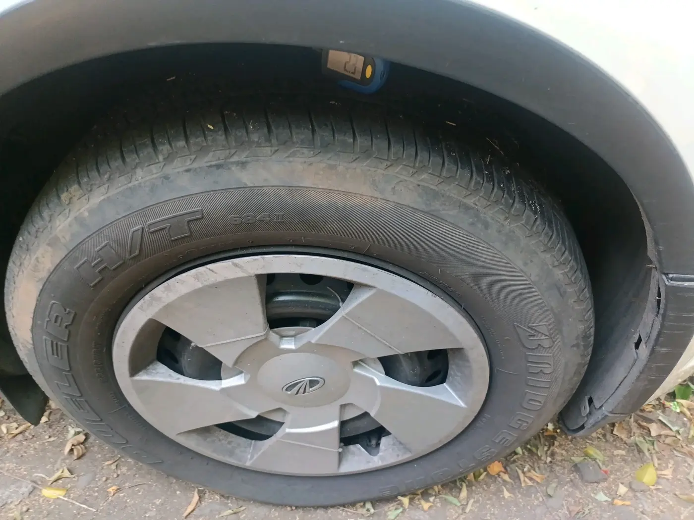2021 Mahindra XUV500 W7, Diesel, Manual, 98,516 km, tyre
