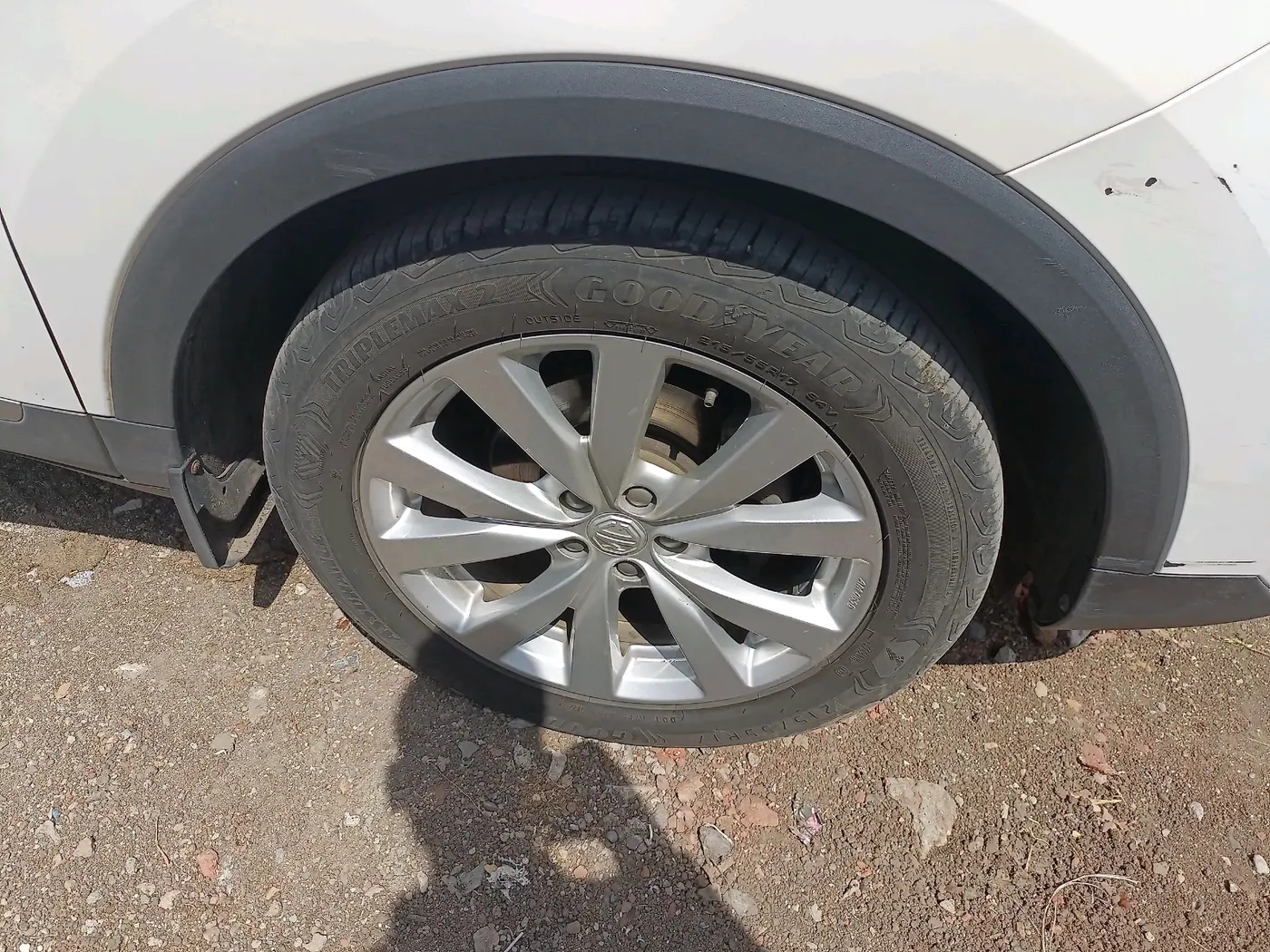 2022 MG ASTOR SUPER 1.5 MT, Petrol, Manual, 28,095 km, tyre