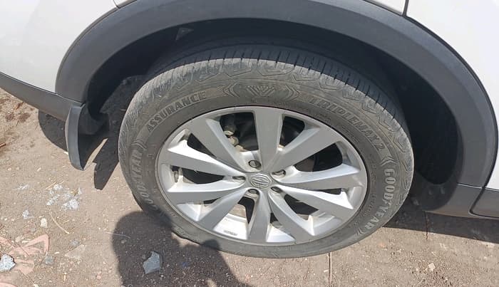 2022 MG ASTOR SUPER 1.5 MT, Petrol, Manual, 28,095 km, tyre