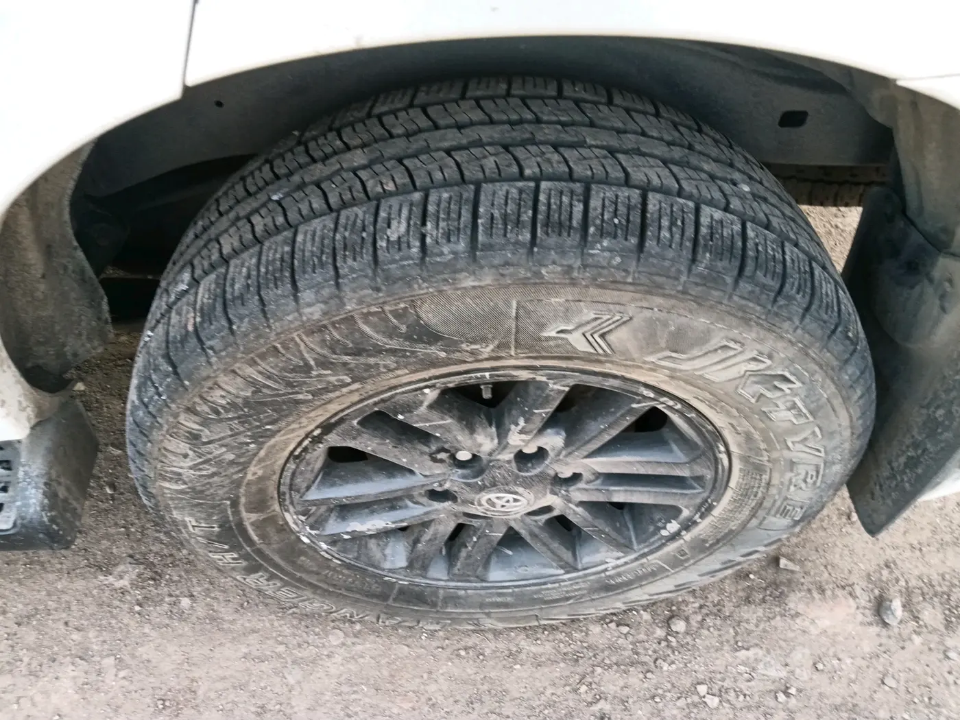 2015 Toyota Fortuner 3.0 4X2 MT, Diesel, Manual, 1,38,533 km, tyre