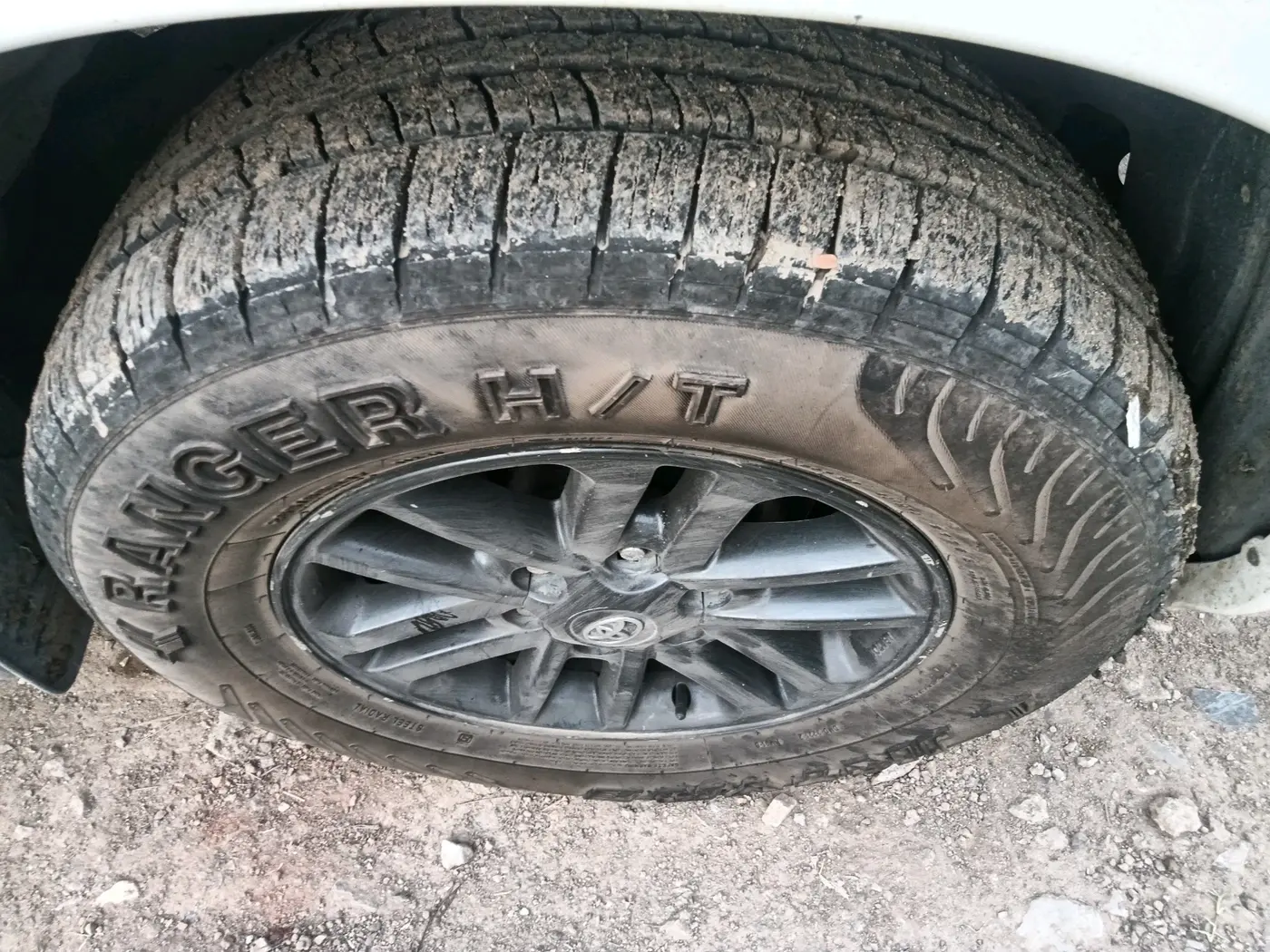 2015 Toyota Fortuner 3.0 4X2 MT, Diesel, Manual, 1,38,533 km, tyre