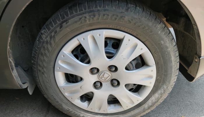 2016 Honda Amaze 1.2L I-VTEC S, Petrol, Manual, 1,01,906 km, tyre