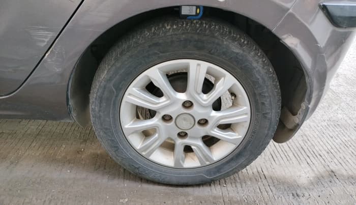 2018 Tata Tiago XZA PETROL, CNG, Automatic, 50,259 km, tyre