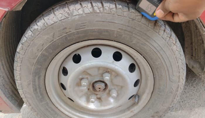 2015 Hyundai Eon ERA +, Petrol, Manual, 69,210 km, tyre