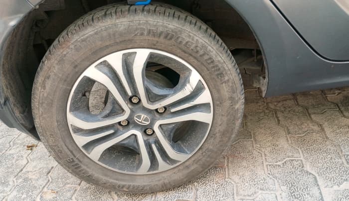2022 Tata Tiago XT PETROL, Petrol, Manual, 20,113 km, tyre
