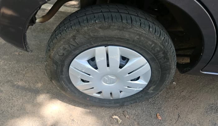 2022 Maruti Alto LXI O, Petrol, Manual, 6,972 km, tyre