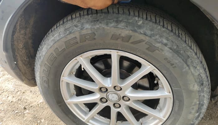 2015 Landrover DISCOVERY SPORT HSE, Diesel, Automatic, 1,35,192 km, tyre