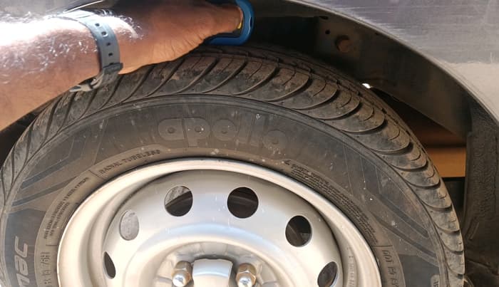 2017 Hyundai Eon ERA +, Petrol, Manual, 21,427 km, tyre