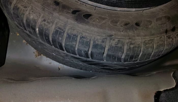 2015 Maruti Ciaz ZXI, Petrol, Manual, 1,09,578 km, tyre
