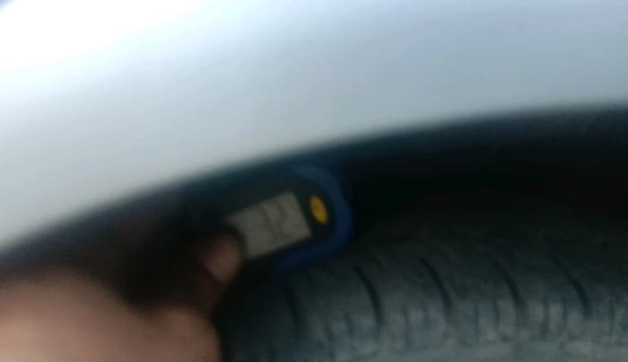 2011 Hyundai Accent EXECUTIVE, Petrol, Manual, 1,21,790 km, tyre