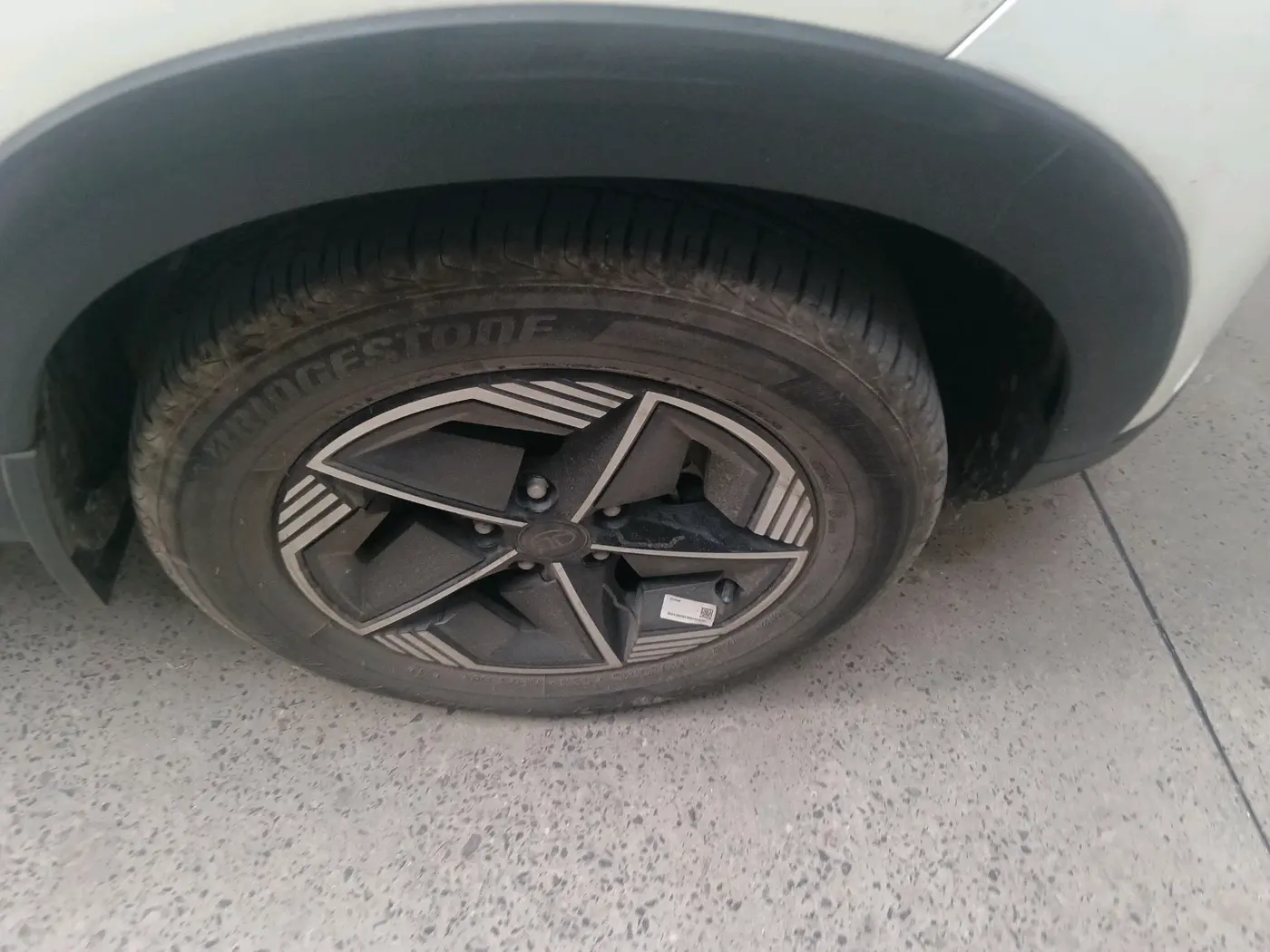 2023 Tata NEXON CREATIVE+ SUNROOF AMT 1.2 PETROL, Petrol, Automatic, 17,745 km, tyre