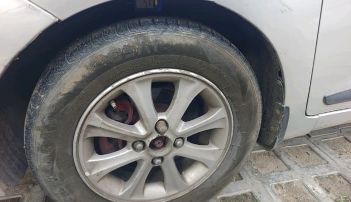 2014 Hyundai Grand i10 ASTA AT 1.2 KAPPA VTVT, CNG, Automatic, 1,05,728 km, tyre