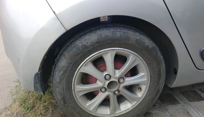 2014 Hyundai Grand i10 ASTA AT 1.2 KAPPA VTVT, CNG, Automatic, 1,05,728 km, tyre