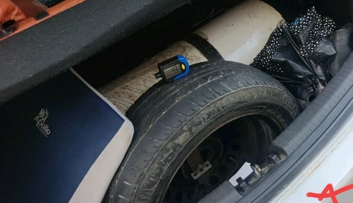 2014 Hyundai Grand i10 ASTA AT 1.2 KAPPA VTVT, CNG, Automatic, 1,05,728 km, tyre