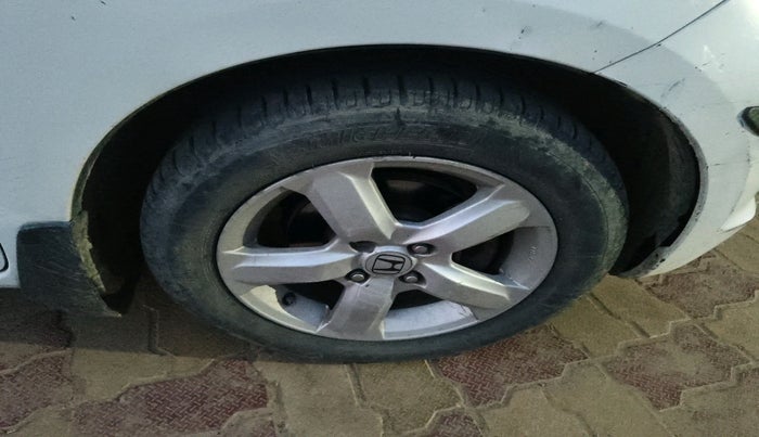 2011 Honda Jazz 1.2L I-VTEC BASE, CNG, Manual, 1,53,943 km, tyre