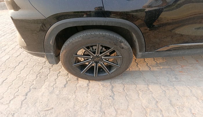 2025 Toyota URBAN CRUISER HYRYDER S NEO DRIVE  E-CNG, CNG, Manual, 7,702 km, tyre