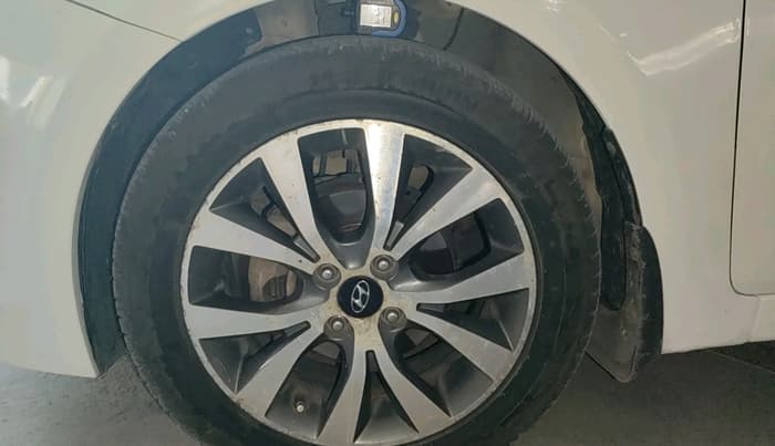2015 Hyundai Verna FLUIDIC 1.6 CRDI S(O) 4S, Diesel, Manual, 1,76,262 km, tyre