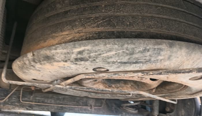 2013 Nissan Terrano XL (D), Diesel, Manual, 1,59,126 km, tyre