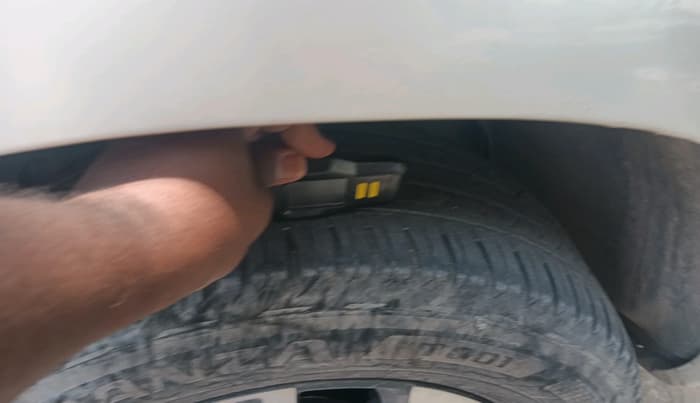 2013 Nissan Terrano XL (D), Diesel, Manual, 1,59,126 km, tyre