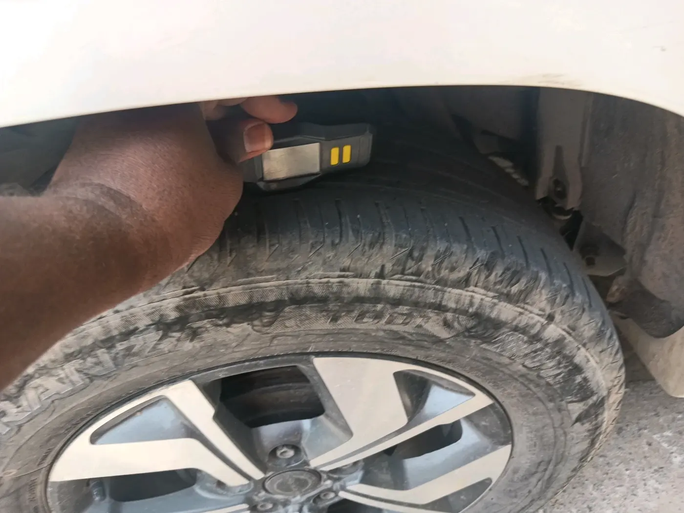 2013 Nissan Terrano XL (D), Diesel, Manual, 1,59,126 km, tyre